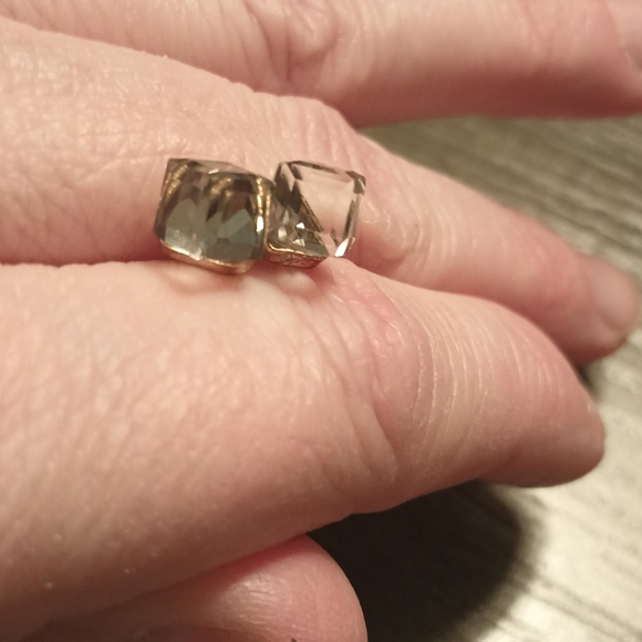 Crystal Cube Offset Post Earrings ❤️❤️❤️ Perfectly squared 😎🤓 - Picture 14 of 15